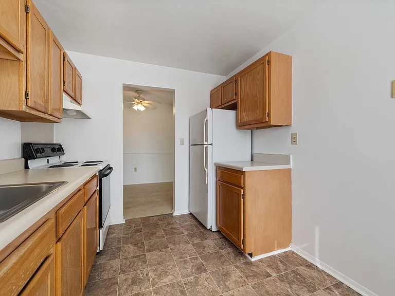 Foxridge Apartment Homes — Photo 151