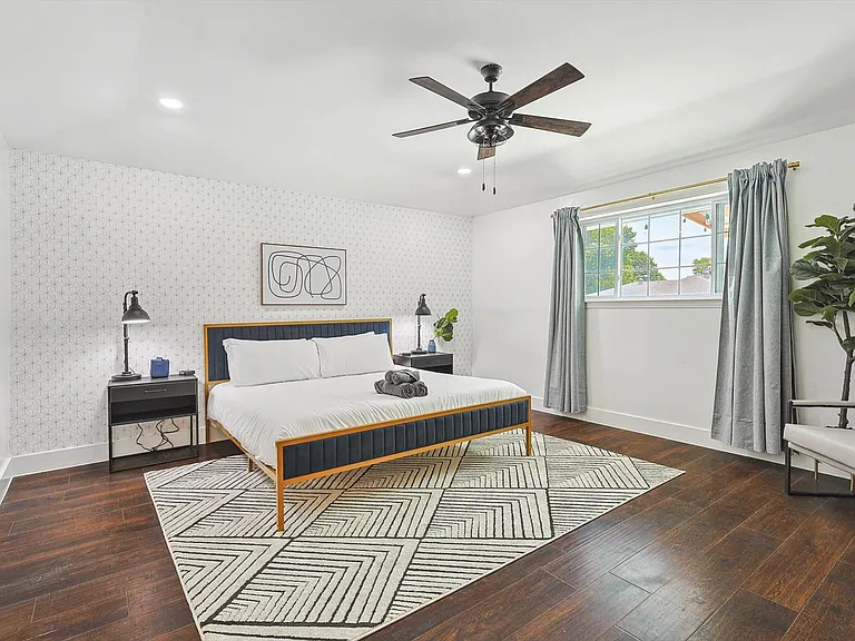 1012 Cloverdale Ln — Photo 19