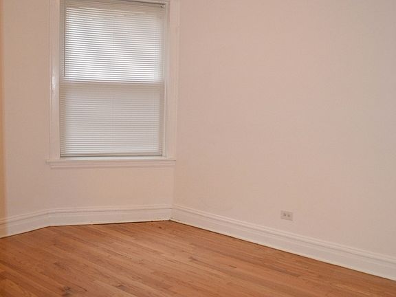 2nd image of 3653 W Belle Plaine Ave #1