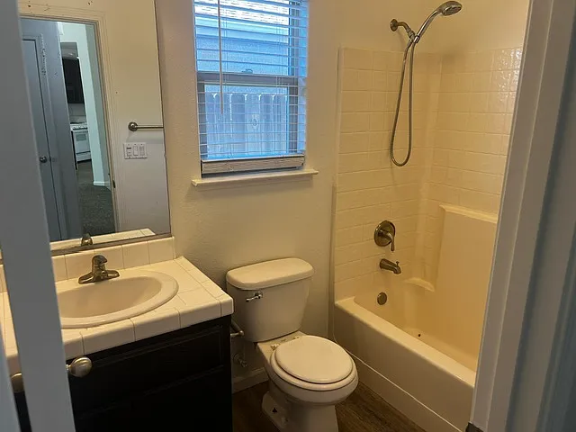 1017 Marc Ave — Photo 7