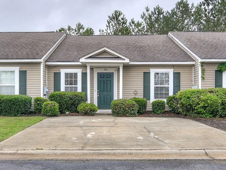 425 Long Needle Cir — Photo 1