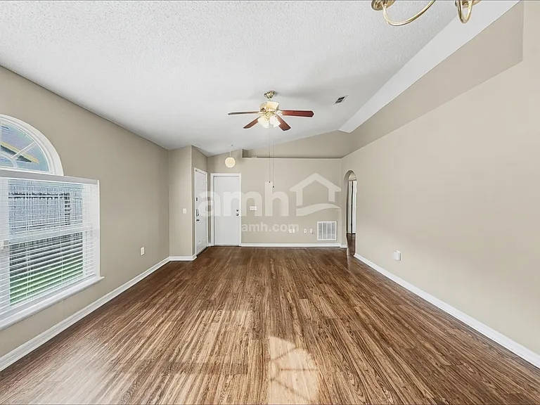 7861 Harbor Bend Cir — Photo 6
