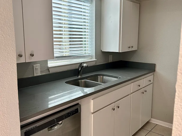 4326 Cole Ave #F — Photo 6