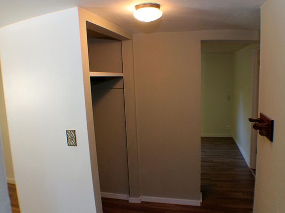 5th image of 6035 5th Ave NW #B