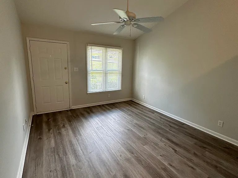 2651 Hitchcock Dr — Photo 4
