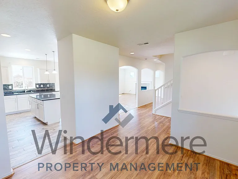 229 Kokanee Dr — Photo 3