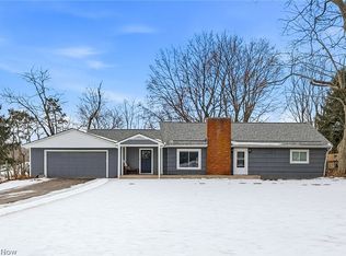 2430 S Hametown Rd, Barberton, OH 44203