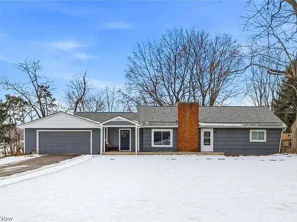 2430 S Hametown Rd, Barberton, OH 44203