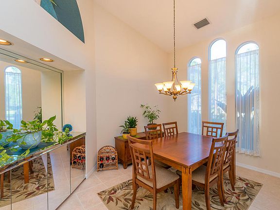 5th image of 678 Rossmoor Cir