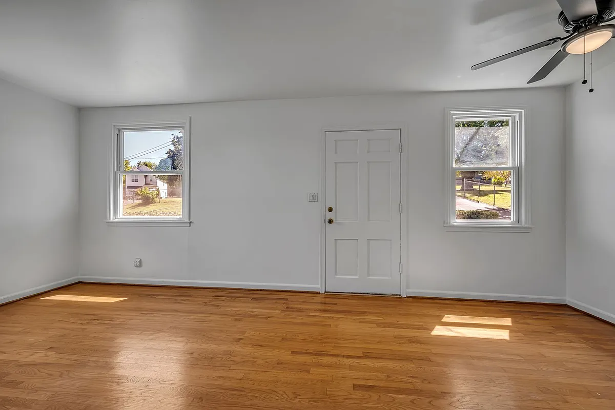 Building Photo - 508A Waycross Dr