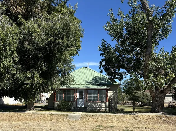 240 D St, North Powder, OR 97867