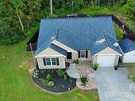 3rd image of 348 Walker Rd