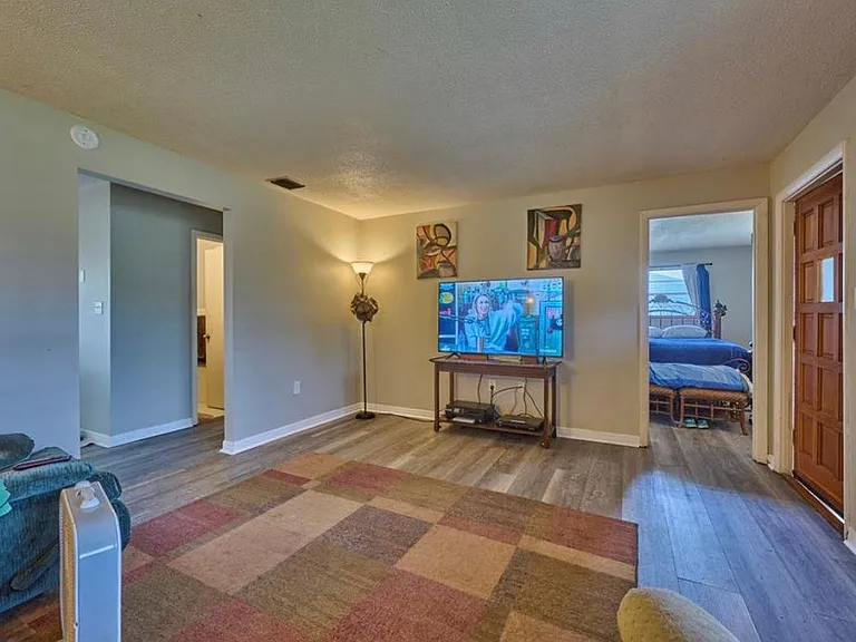 6705 Deland Ave #B — Photo 3