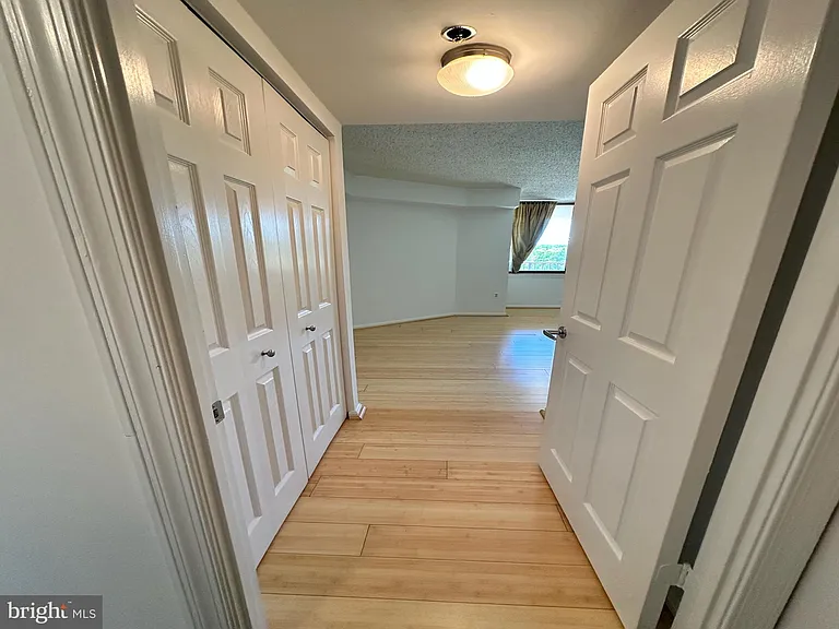 10101 Grosvenor Pl #507 — Photo 13