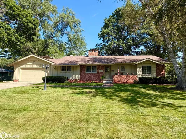 1104 S 13th Ave W, Newton, IA 50208