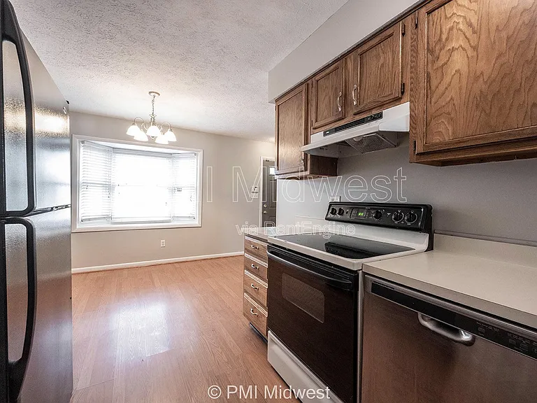5611 N Rural St — Photo 7