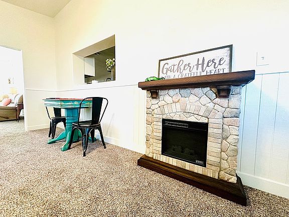 4th image of 3766 W Johnson St