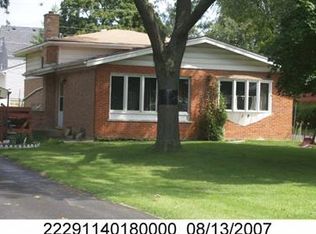 19 Norton Ave, Lemont, IL 60439