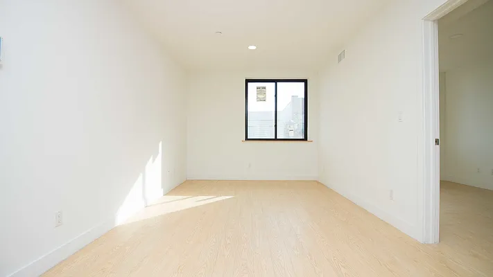 Rented by Oxford Property Group | media 33