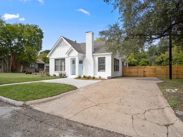 206 S Haswell Dr, Bryan, TX 77803