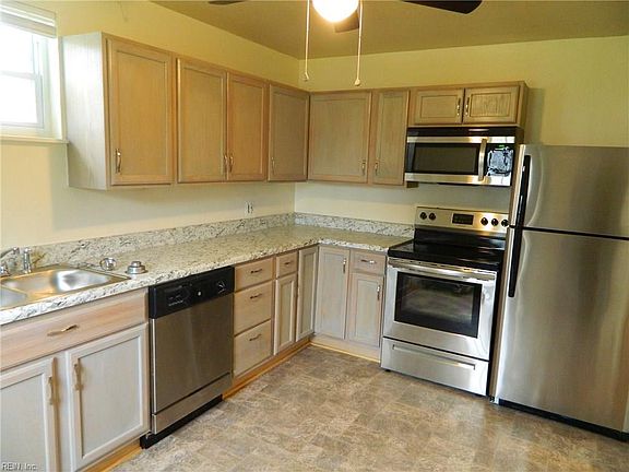 2nd image of 4131 Everett St #B
