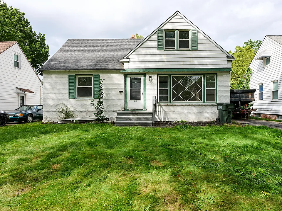 3887 Salisbury Rd