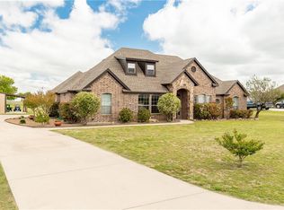 420 Ridgecrest Pl, Sanger, TX 76266