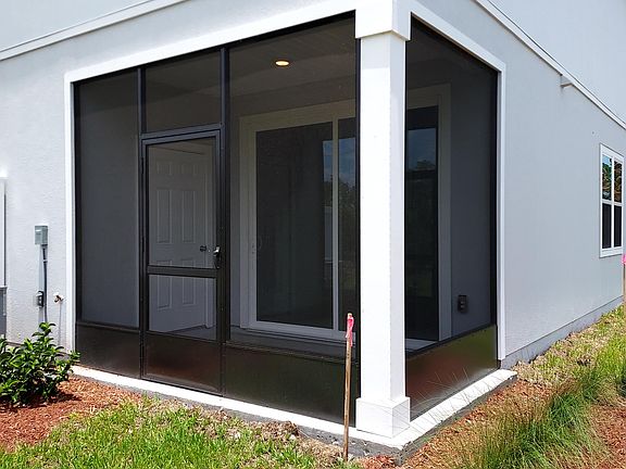 Screened in Lanai