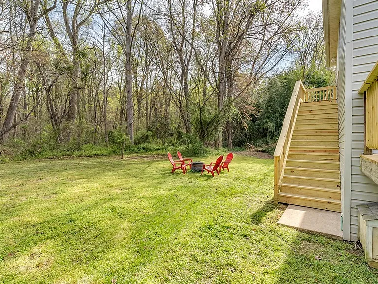 19 Limox Ln #B — Photo 30