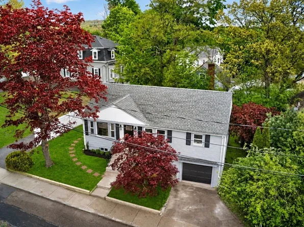 7 Franklin St, Hyde Park, MA 02136