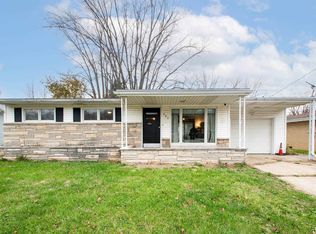 323 Smith St, Creve Coeur, IL 61610