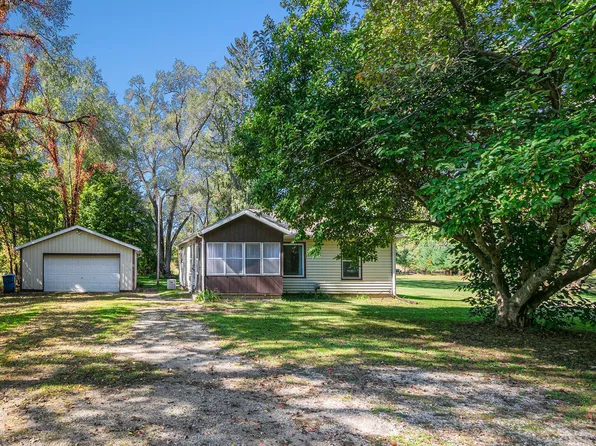 10285 N 16th St, Plainwell, MI 49080