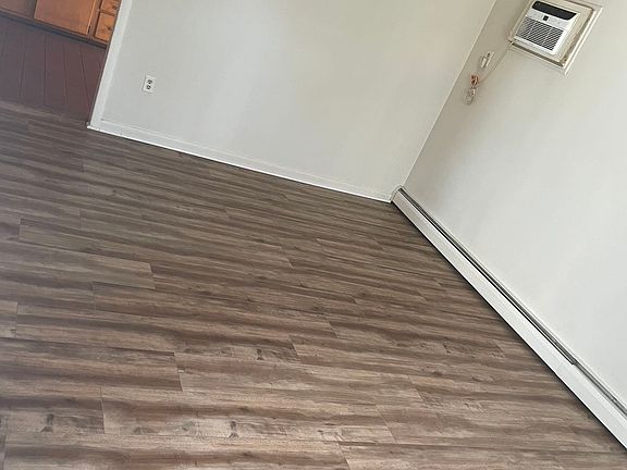 2nd image of 7913 Fillmore St Floor 1