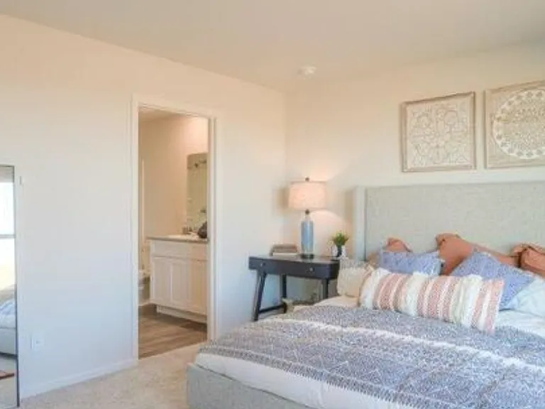 2440 Tapatio Dr — Photo 17