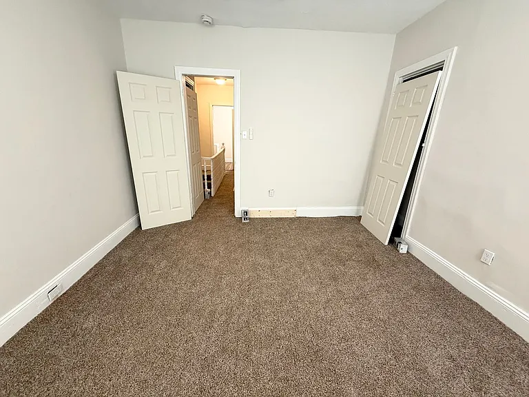 2262 N Gratz St — Photo 16