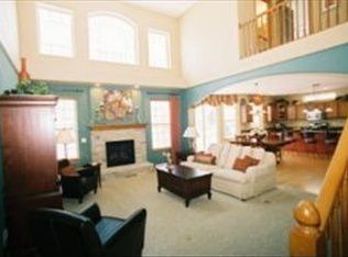 1859 Spring Park Ct, Oconomowoc, WI 53066