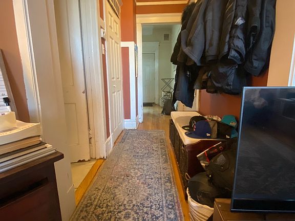 5th image of 2572 N Lincoln Ave #302