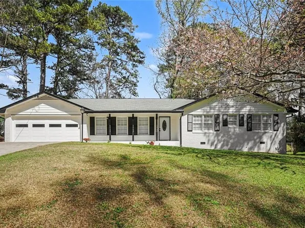 2142 Colonial Oak Way, Stone Mountain, GA 30087