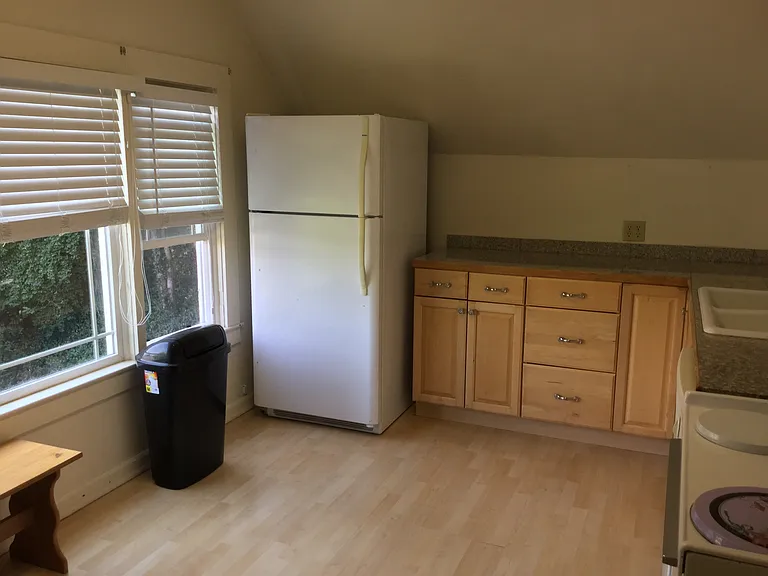 712 1/2 N Park St #1/2 — Photo 10