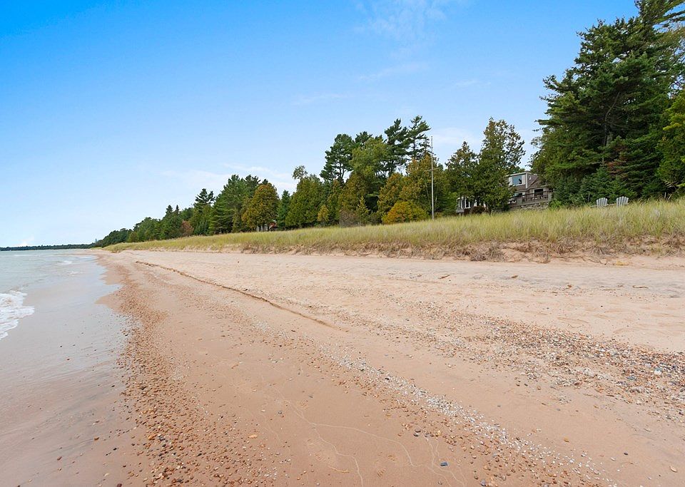 3866 Glidden Dr, Sturgeon Bay, WI 54235 Zillow