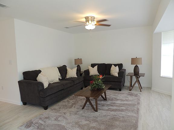 3rd image of 6 Brighton Ct