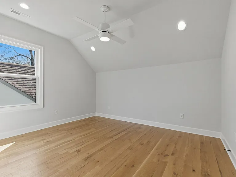 2704 Westwood Ave — Photo 37