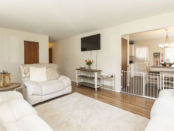 4th image of 1206 Victory Ave