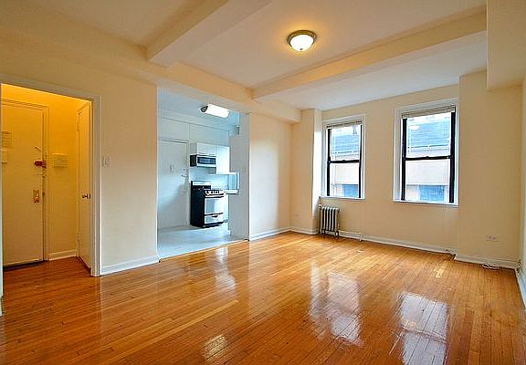 5th image of 4113 Broadway #4C