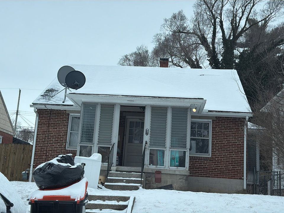 1st image of 821 E Northern Ave