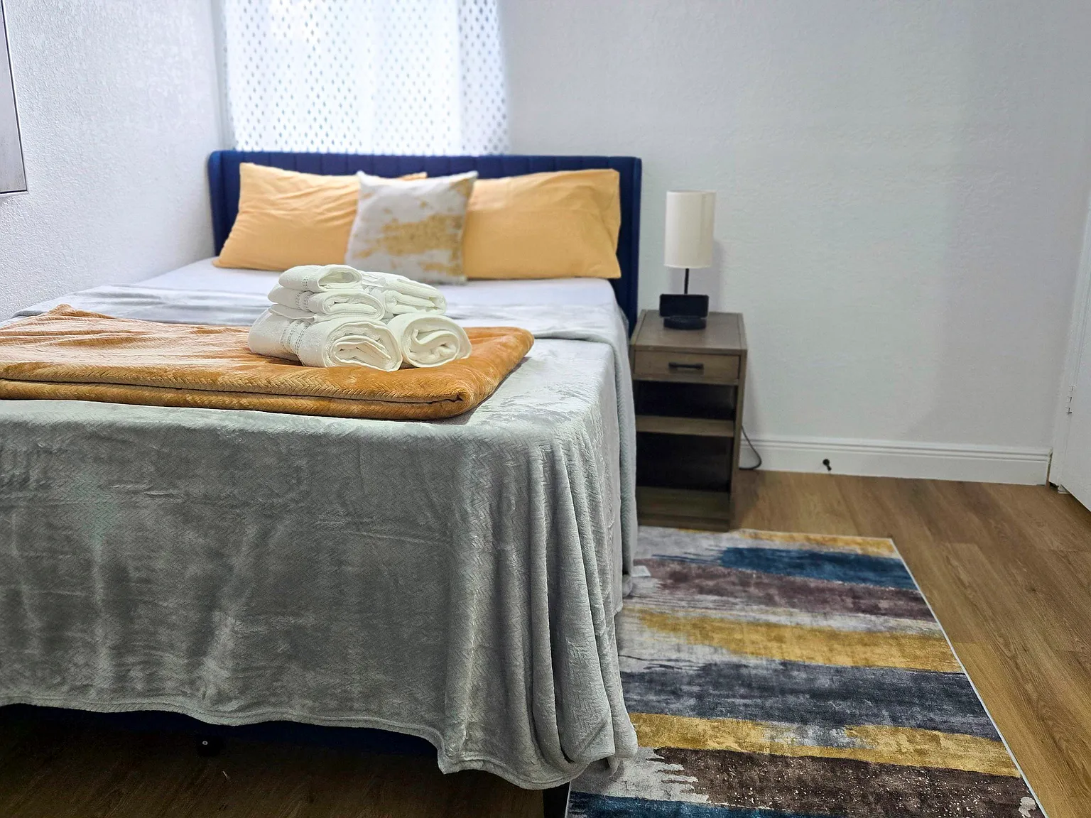 3 bed, 1.5 bath, 3180 sqft, $1,001 — Photo 3
