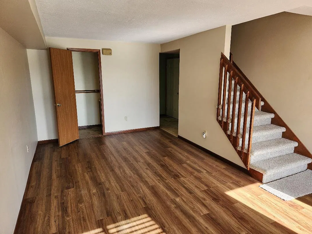 2 bed, 1.5 bath, 950 sqft, $1,195 — Photo 3
