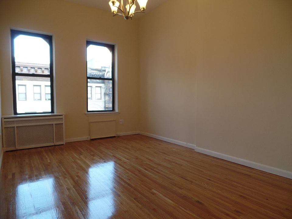 2nd image of 146 W 75th St APT 4A