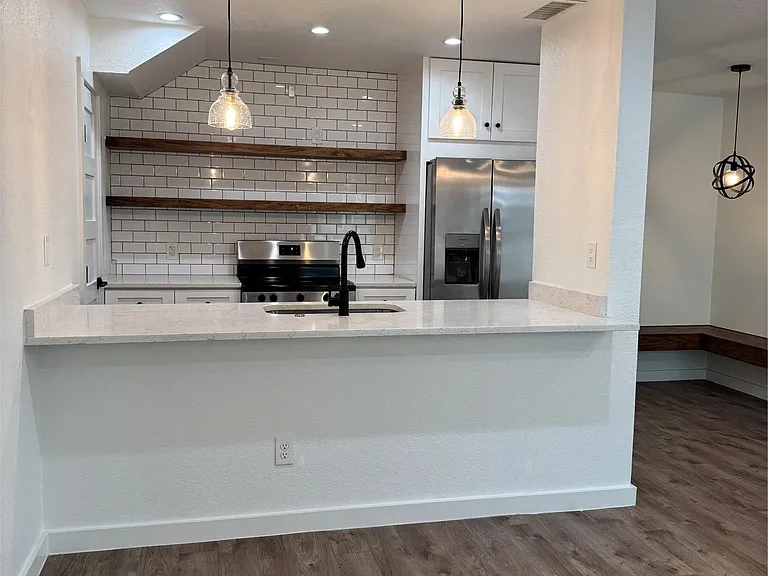 2124 Burton Dr #133 — Photo 2