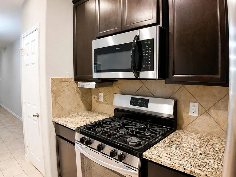 124 Camelot Place Ct — Photo 5